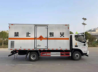 君山爆破器材运输车
